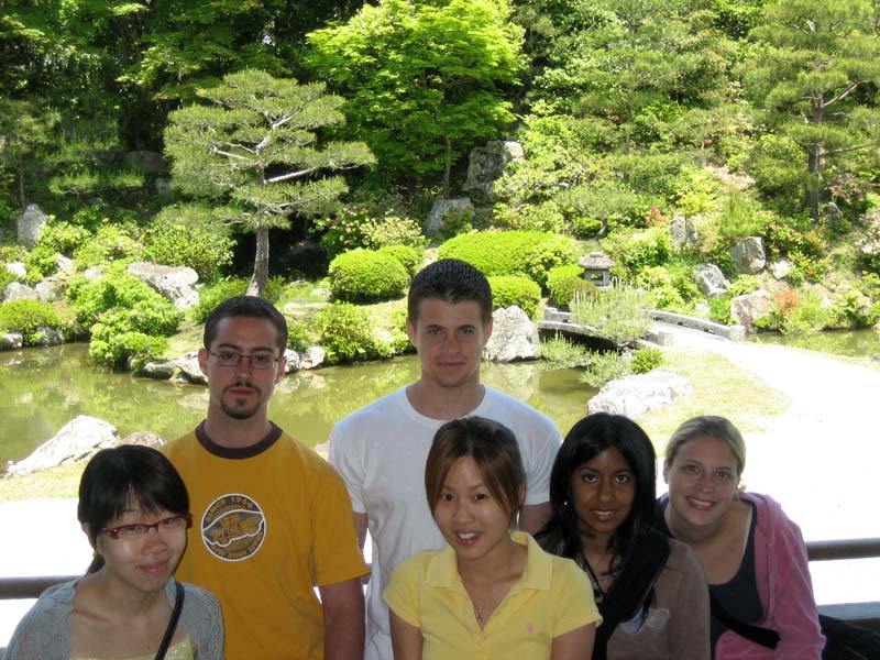 The group in front of Ninnaji's inner garden.
