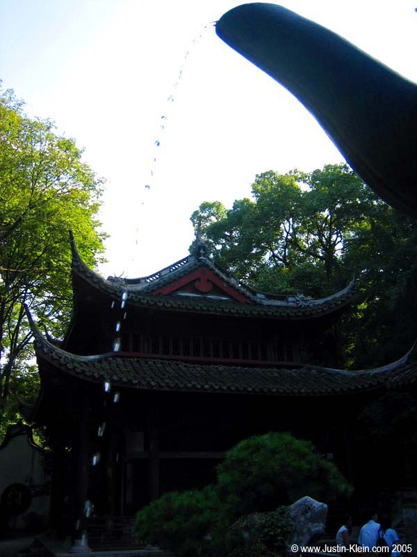 The tip of a teapot-shaped fountain in beautiful Hang Zhou
