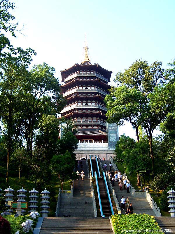 Leifeng Tower in Hang Zhou with the escalator leading up to it. There's something very Japanese about building an escalator up to a historical site...