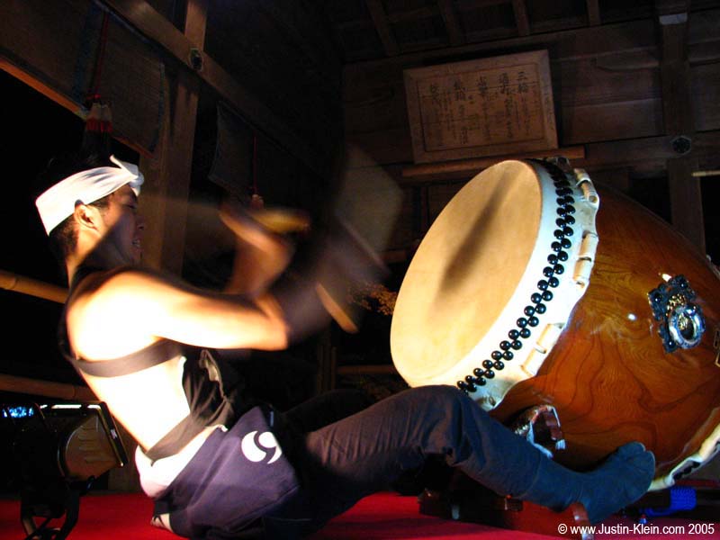 Some hardcore taiko drumming