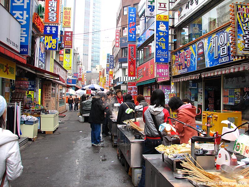 A street full of food vendors. They <i>really</i> love their street food 'round these parts. Once I tasted it I immediately understood why.