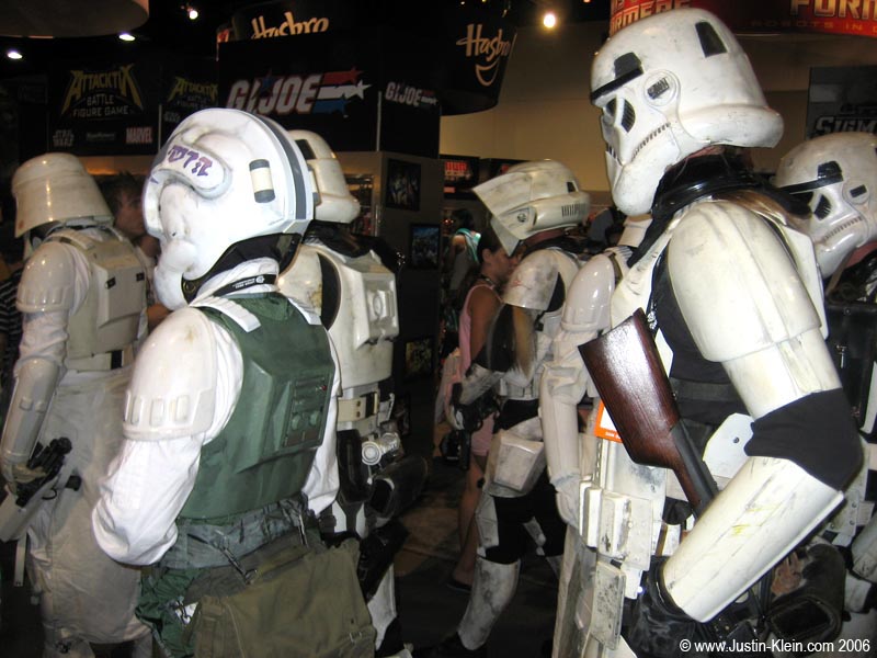 Comicon cosplay...TO THE EXTREME!