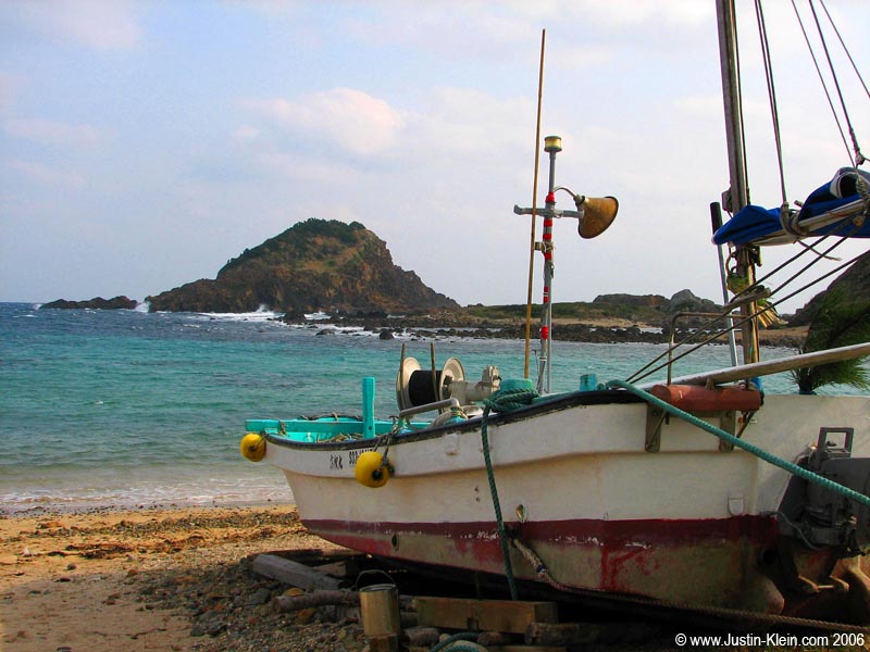 A little beach just outside of Shimoda. 