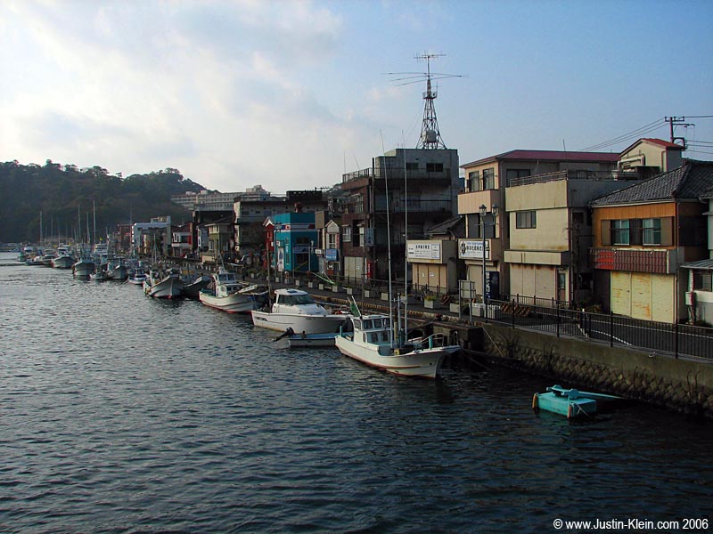 Sorry, no fish market photos...so here are some fishing boats instead : ) 