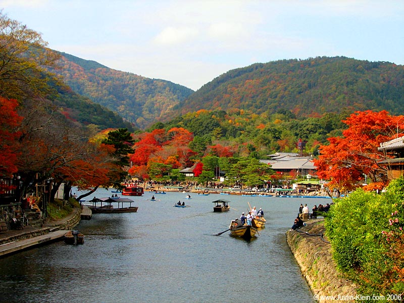Momiji in Kyoto.  Since it was pouring in Kanazawa I didn't take even a single outdoors photo.  Oh well : P 