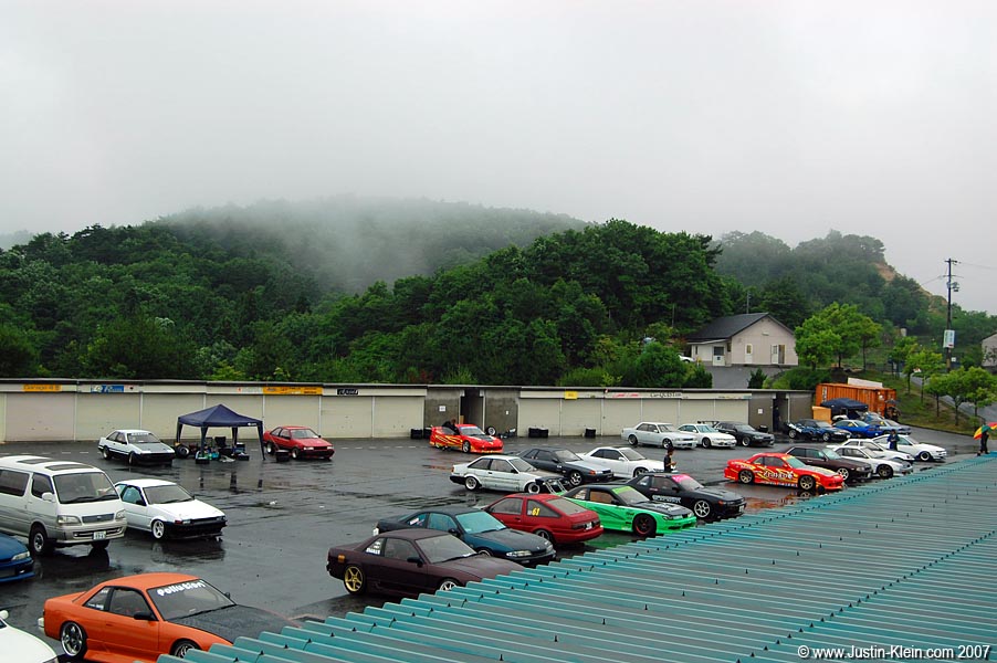 名阪スポーツランド parking lot, in the Misty Mountains of Nara.