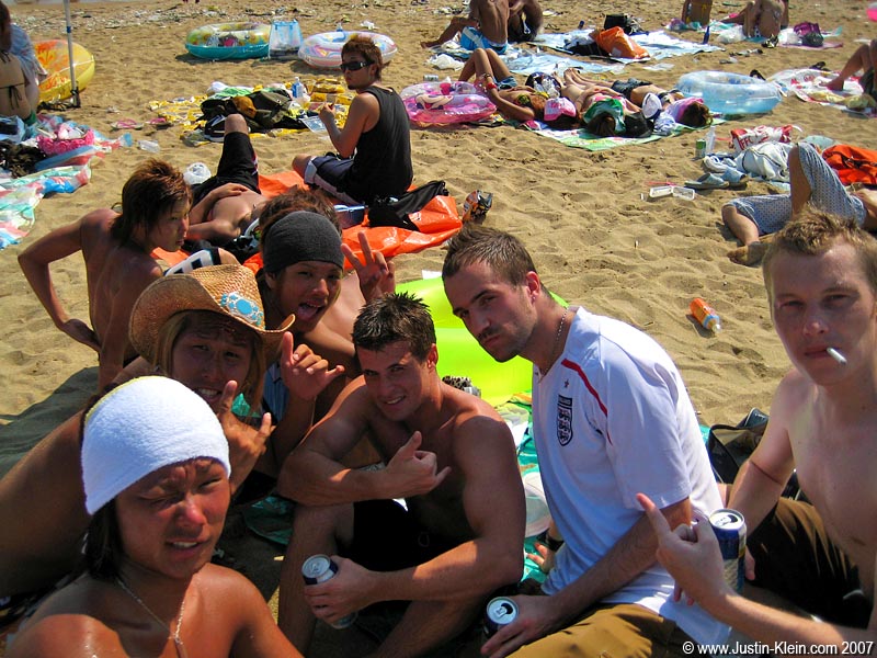 Each time I went, I showed up alone...but it was never long before I found a fun and active group with whom to terrorize the beach until the last train of the evening. 