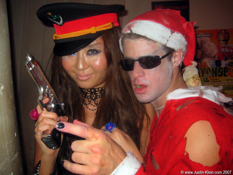 Good cop, Bad Santa. 
