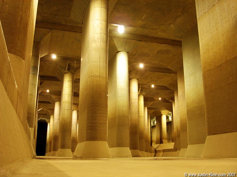 G-Cans main chamber. Sci-Fi insanity.