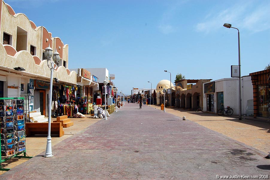 Abandoned in the early morning, this walking street is packed with both tourists and locals from midday until sundown.