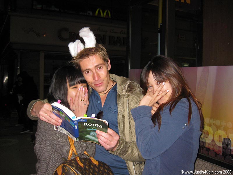 We also made some friends on the walk home. Camera shy? Peace signs? Louis Vuitton bags? Are you SURE we're not still in Japan?