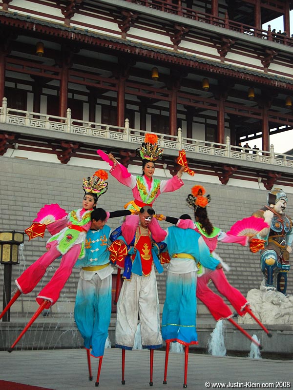 A stilt performance at Tang Paradise.