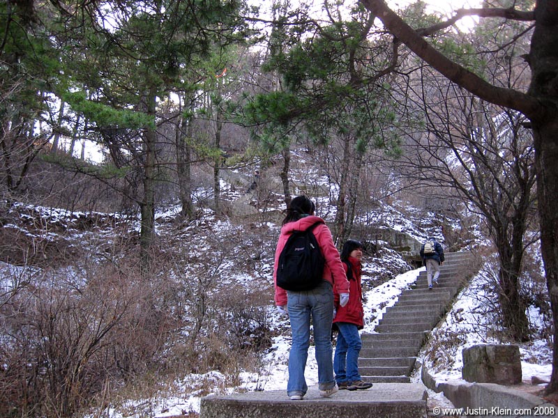 There was SOME snow at higher elevations, but never enough to accumulate on the path or cause any problems. 