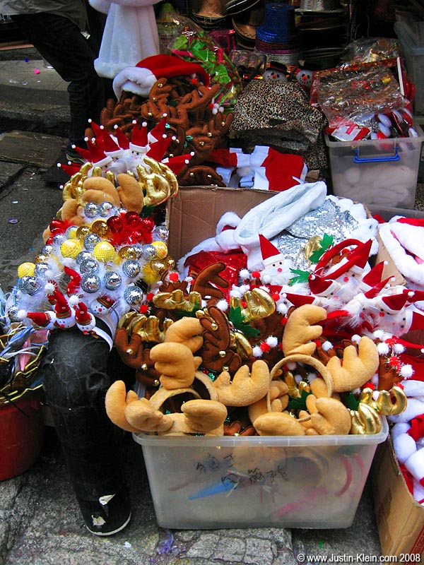 Remember how I said Hong Kongers bling up like crazy when they go out at night? I actually found an entire street selling <i>only</i> Santa outfits, reindeer antlers, Christmas tree ornaments, and other holiday-related paraphernalia.