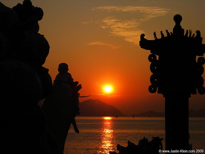 Sunset in Repulse Bay.