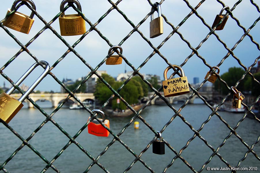 Love wishes at Pont des Artes.