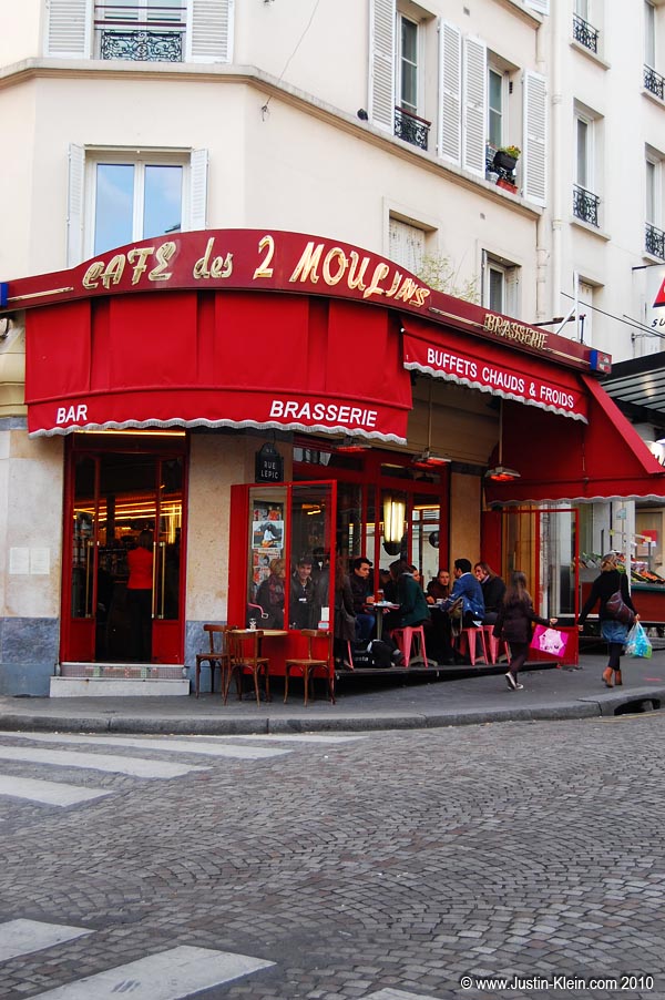 If you've ever seen the movie <i>Moulin Rouge</i>, you might recognize this as the cafe where the heroine Amélie worked.