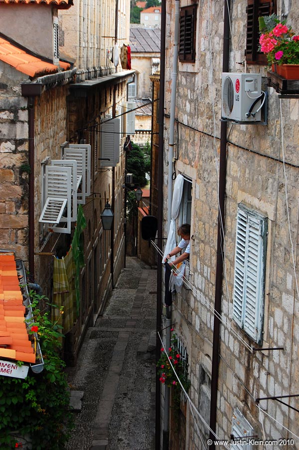 Life in the old city.