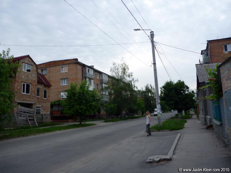 Running along some quiet backstreets on the way to the bus station. (Literally, running - that's why the photo is so blurry.)