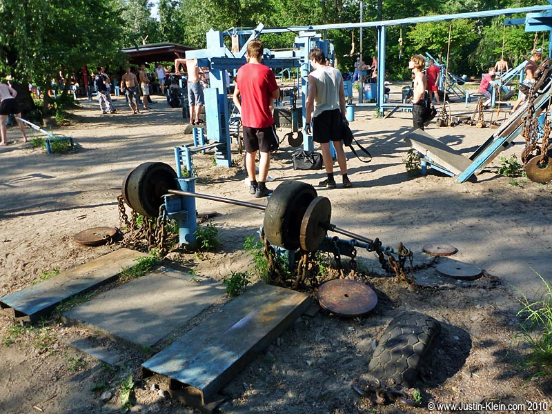 Is that a rear axle or a barbell? Is there a difference?