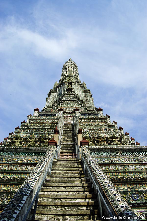 Towering Wat Arun.