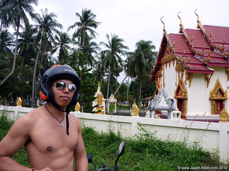 Random temples in the middle of nowhere.