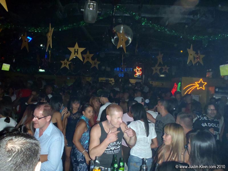 ...before ultimately ending up at Hollywood, an always-packed, no-cover after hours venue.  We'd remain here till morning.