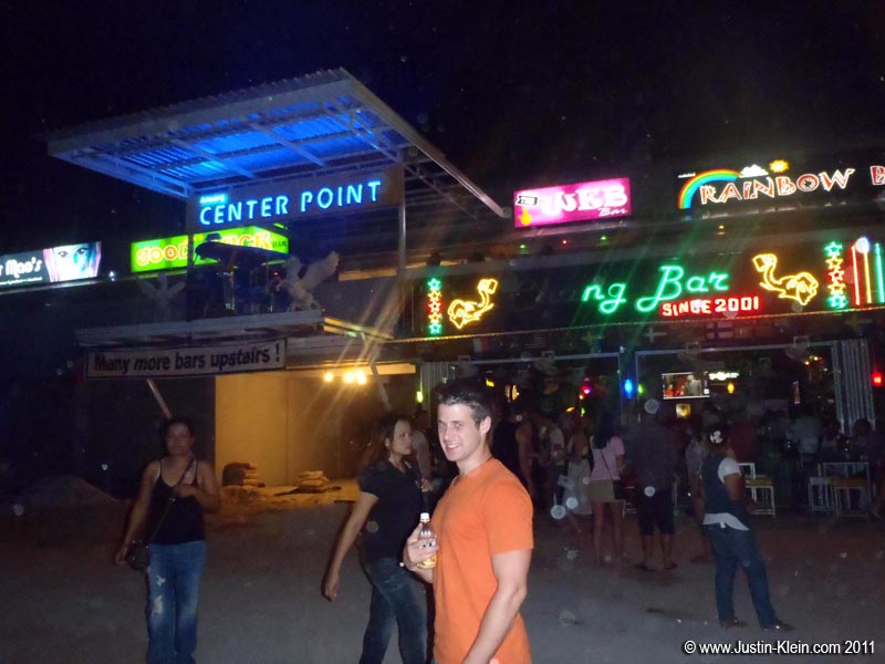 The bar area was miniscule - and more or less dead by the time BKK would just be starting up.  I guess Justin #2 had never been to a major Thai city ; )