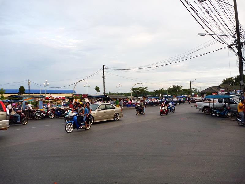 While "living" in Krabi I ate nearly every meal at these fantastic stalls by the water. Ultra-cheap, delicious, and so numerous I never went to the same place twice. An endless supply of Pad Thai, chicken satay, and fresh papaya salad. Mmmmmmm!