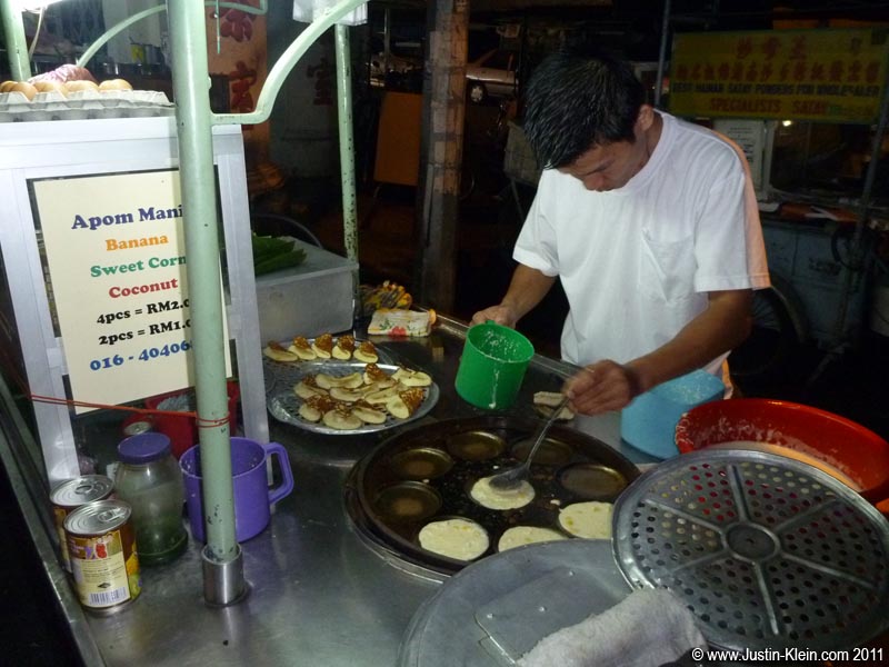 One great thing about Malaysia: a change in cuisine!  Street food seems just as plentiful and cheap as in Thailand, but with a whole new variety to sample.