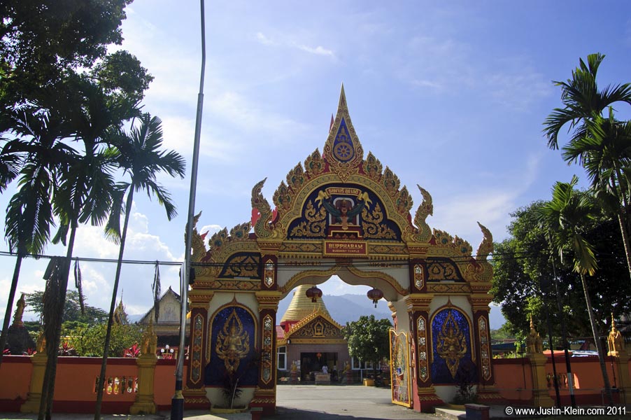 The real Wat Buppharam.