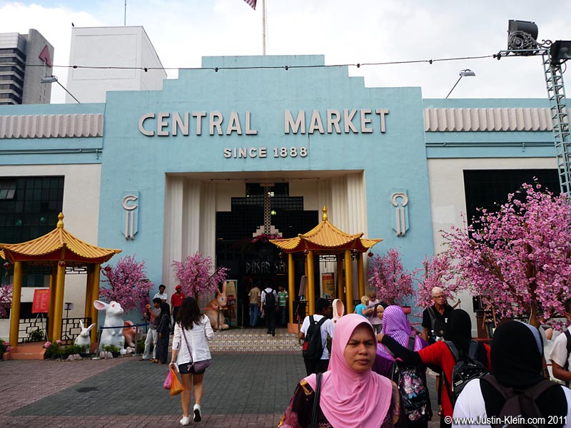 Walking Tour Stop #2: Originally a wet market for the miners of old Kuala Lumpur, Central Market now houses a colorful collection of touristy handicraft shops and stalls.
