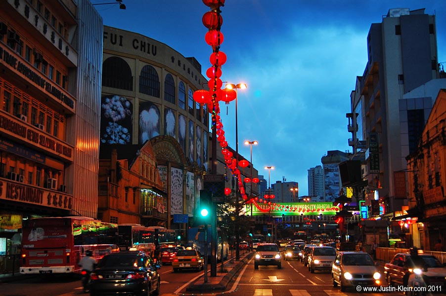 Jalan Sultan, a main boulevard near my hotel.