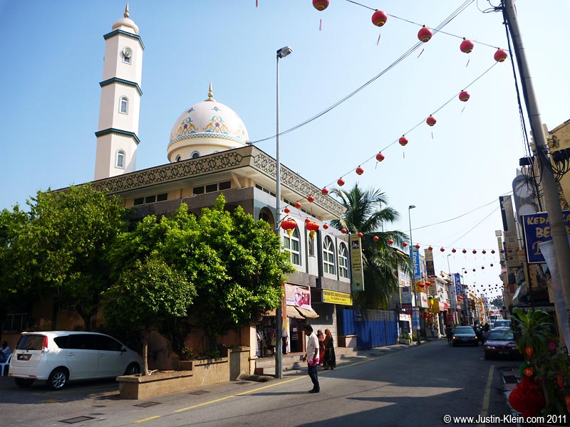 A mosque I passed on the way home from the hospital.