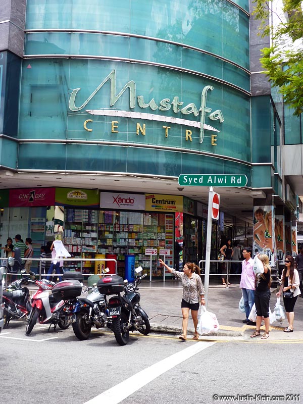 Mustafa Centre: Budget shopping at its best.