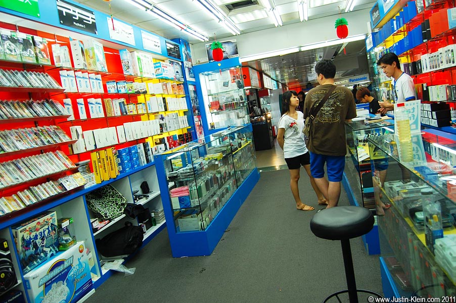 Negotiation is a must at Sim Lim.