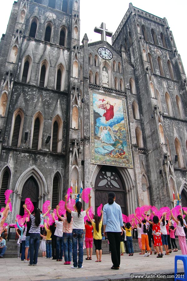A children's dance in front of St. Joseph's Cathedral.