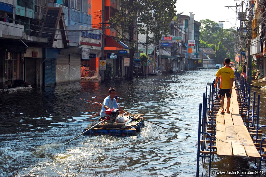 Yep, I survived the Bangkok floods. But only just barely.